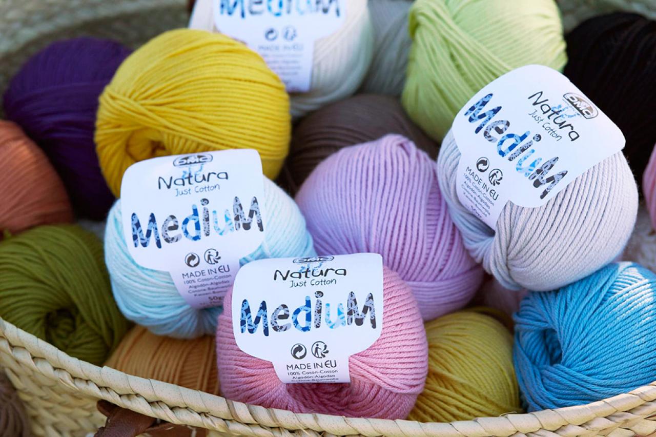 Le nouveau coton Natura Medium de Dmc, se tricote en 4, des couleurs, une douceur et un moelleux à tomber...